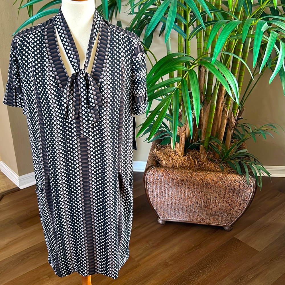 BCBG MaxAria Bobbi Shift Dress NWT